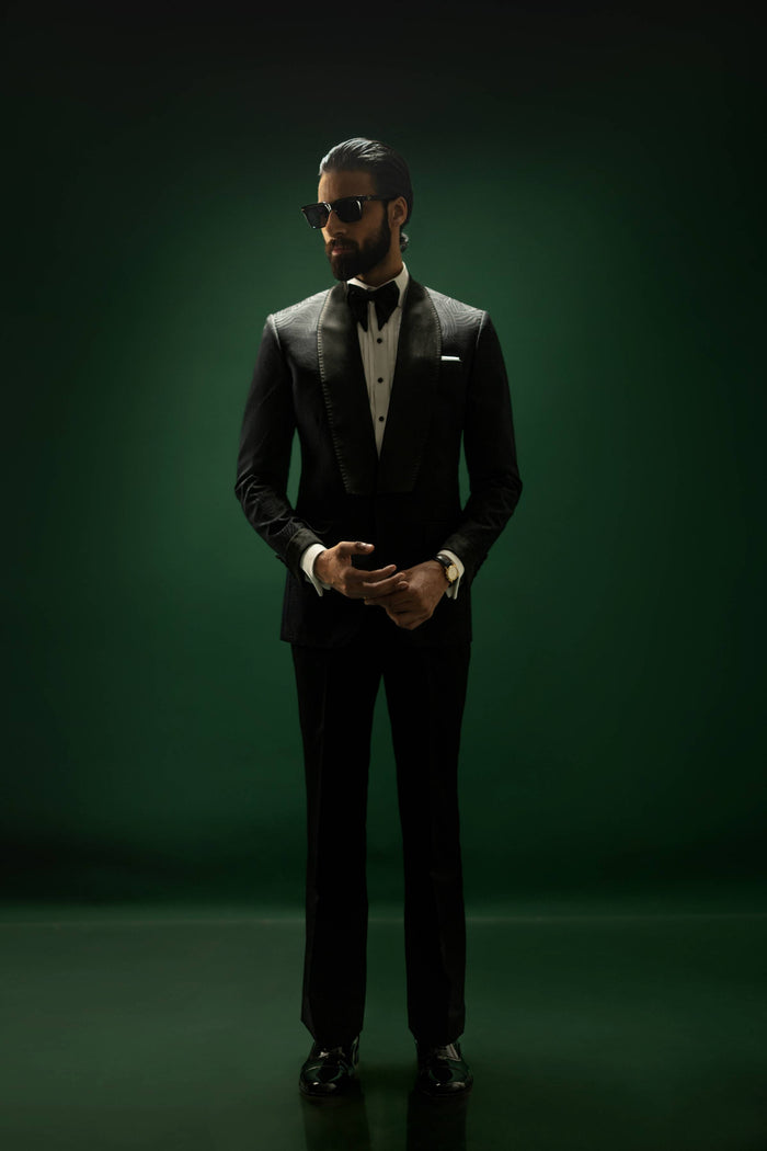 Noir Eclat – Textured Black Tuxedo