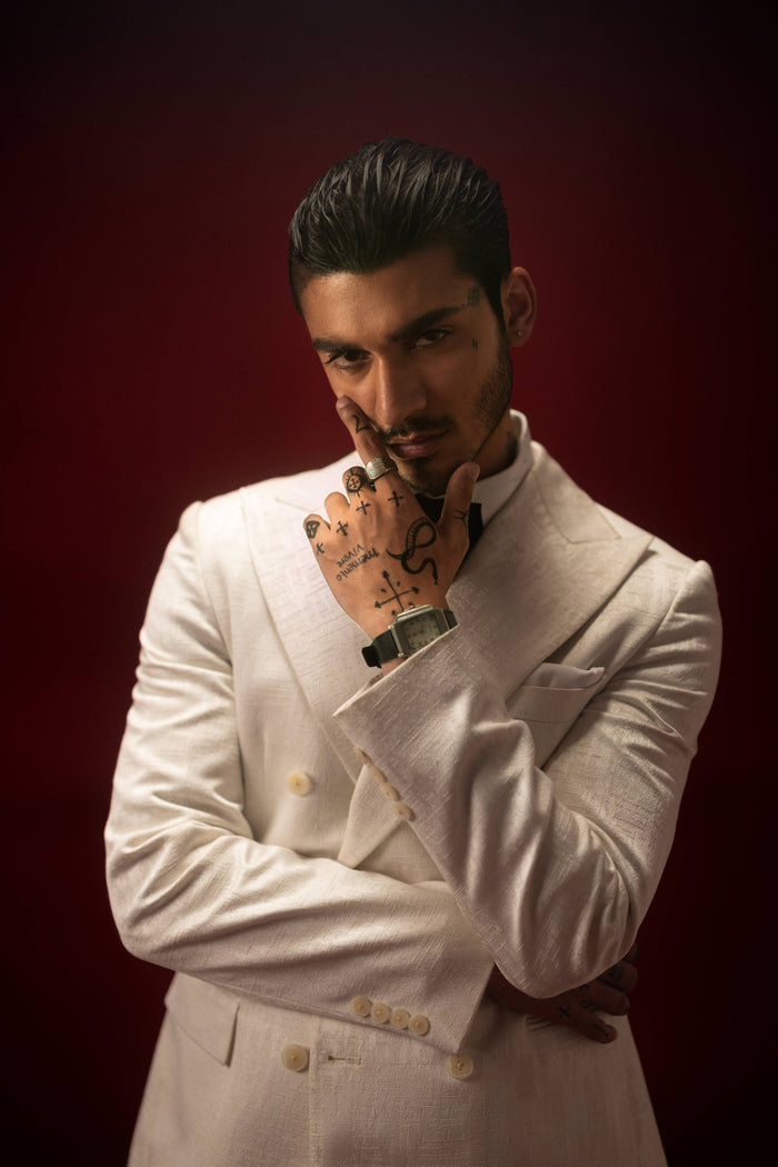 Lucent – the White Self Tuxedo