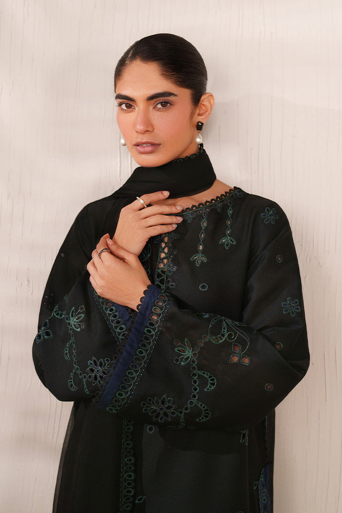 UE-628 Embroidered Lawn