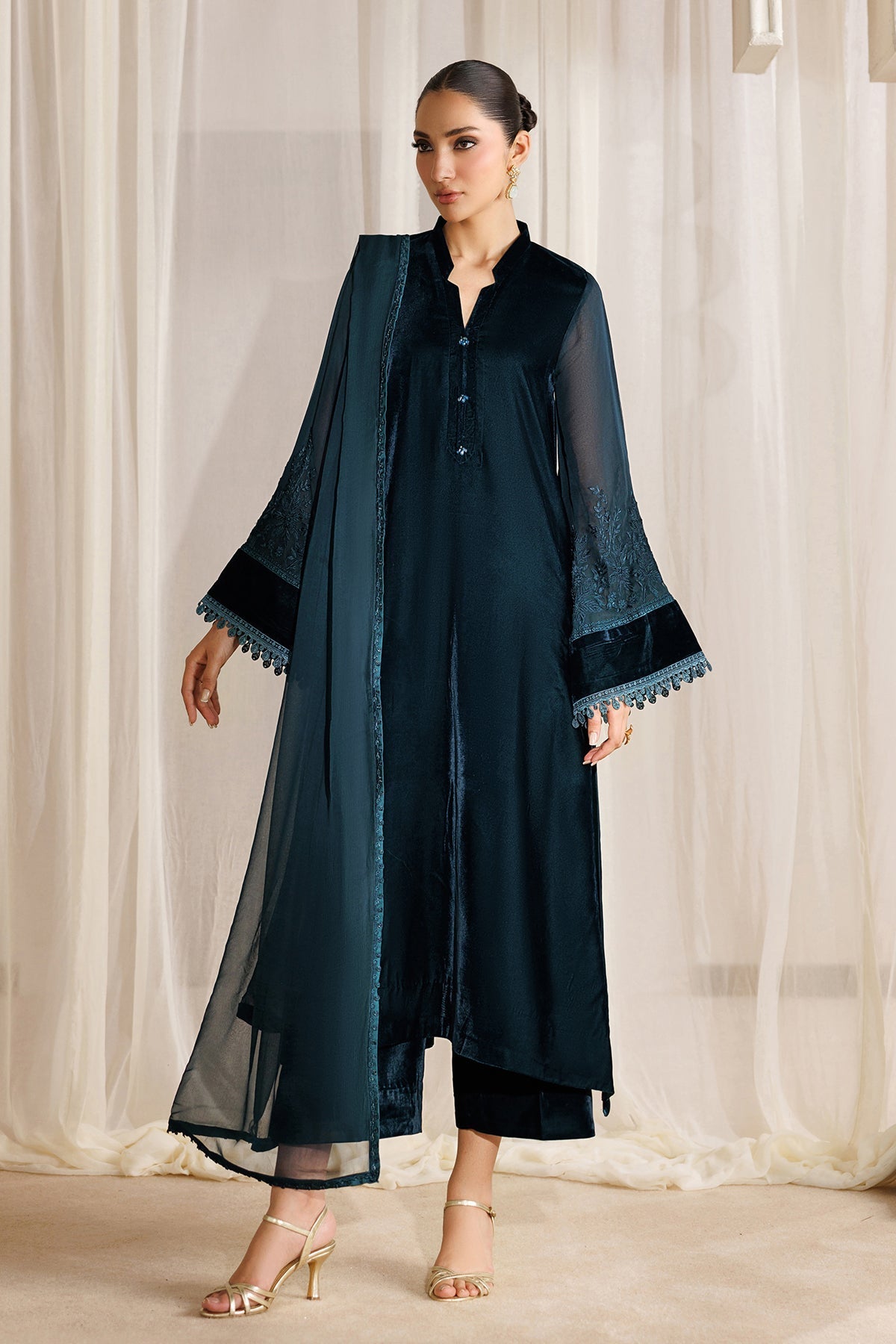 Embroidered Velvet PR-1382 - Baroque