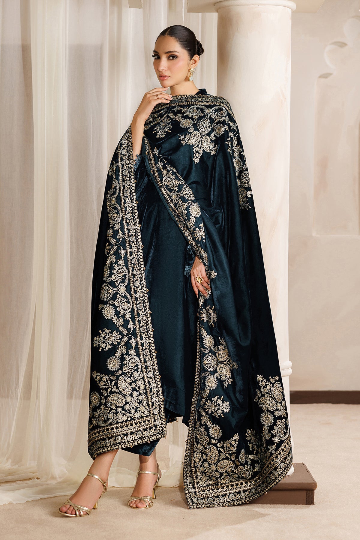Embroidered Velvet Shawl VS-73