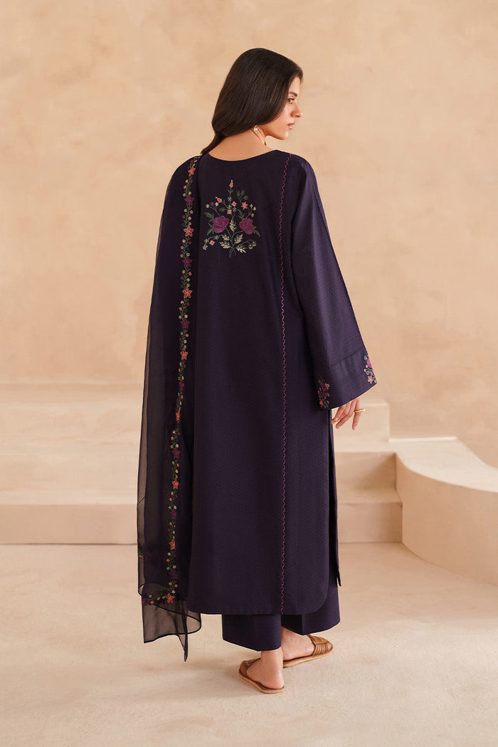 UE-599 Embroidered Lawn