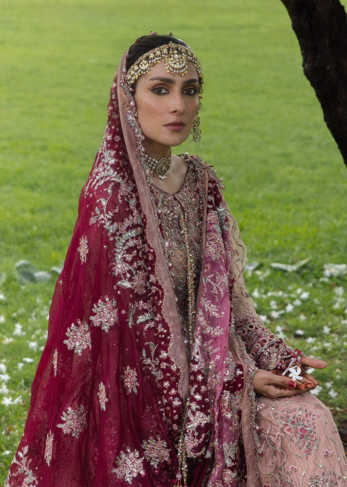 Hussain Rehar Gulrukh detail