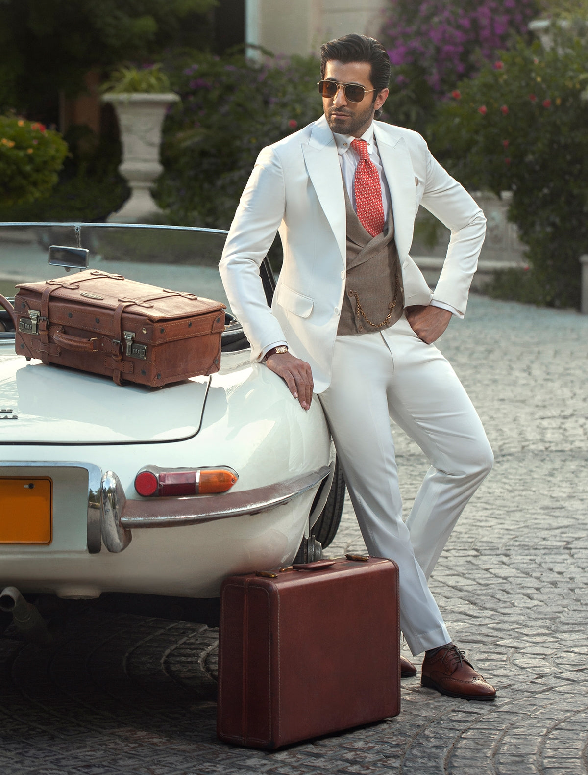 Classic White Pointed Lapel Suit