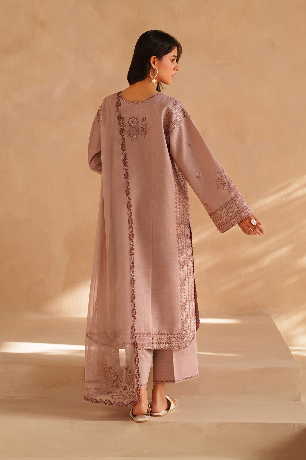 UE-608 Embroidered Lawn
