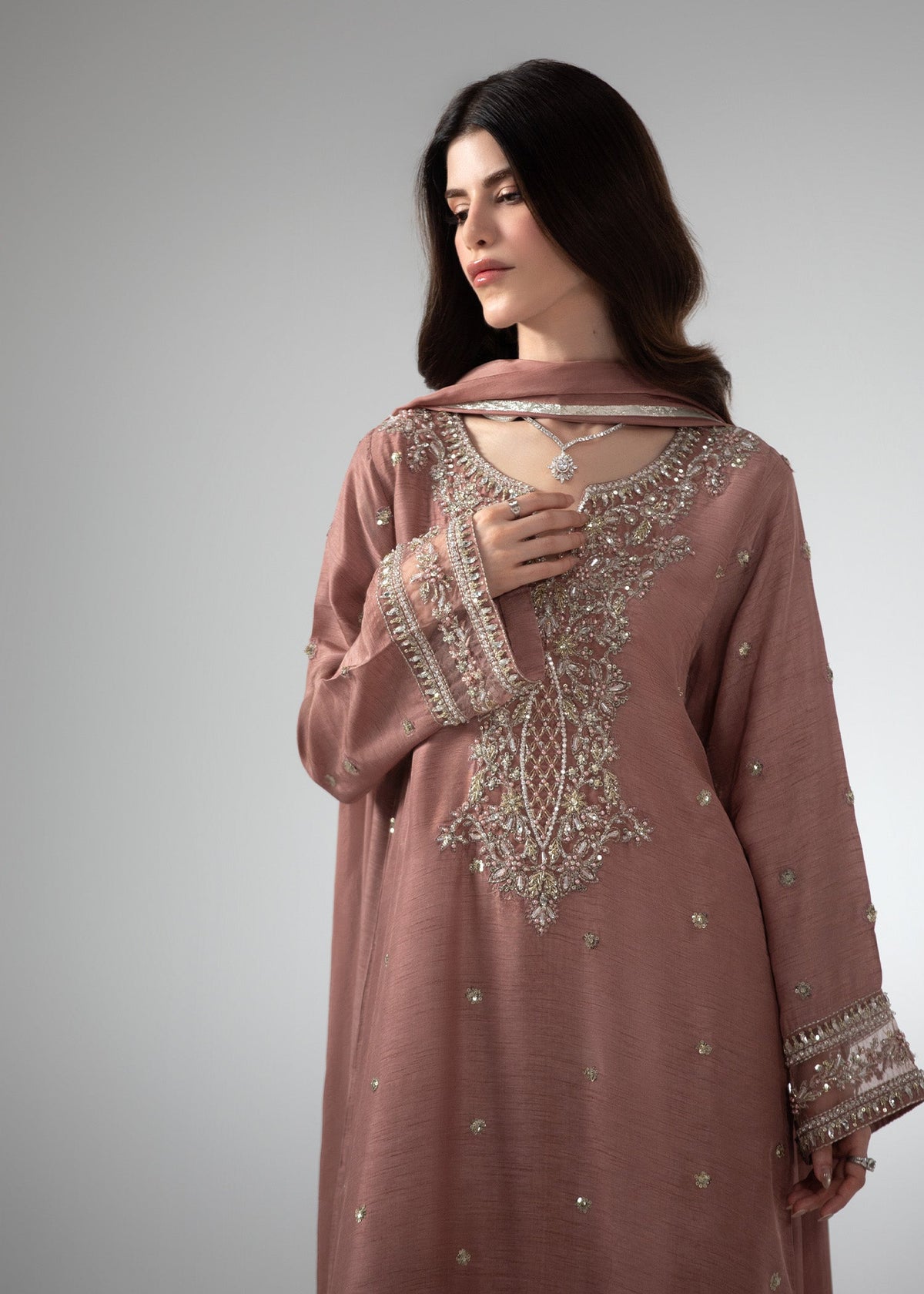 2660B Embroidered 3 Piece