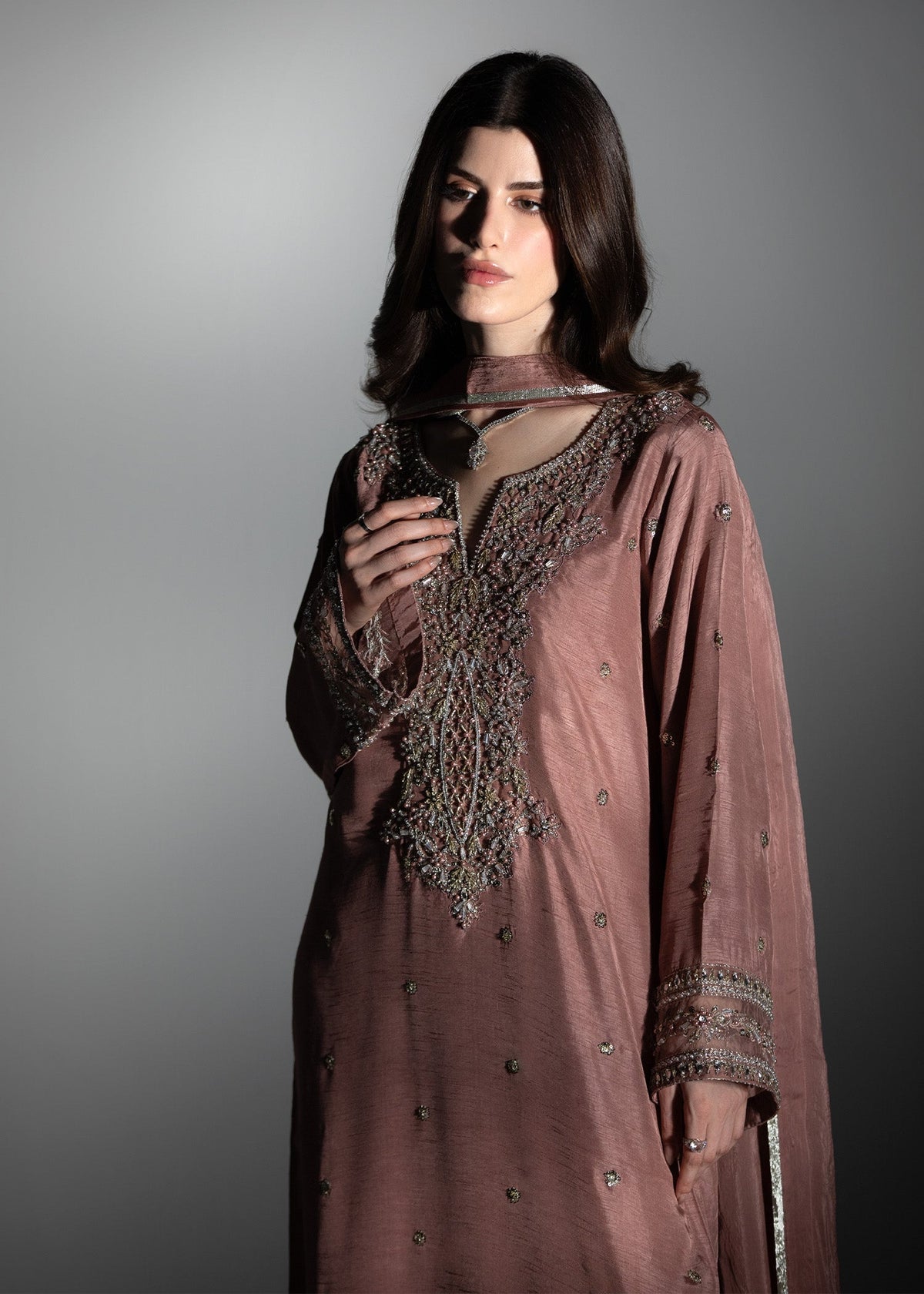 2660B Embroidered 3 Piece