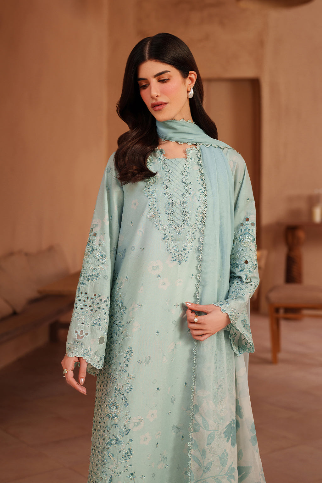 EL-05 Embroidered Lawn