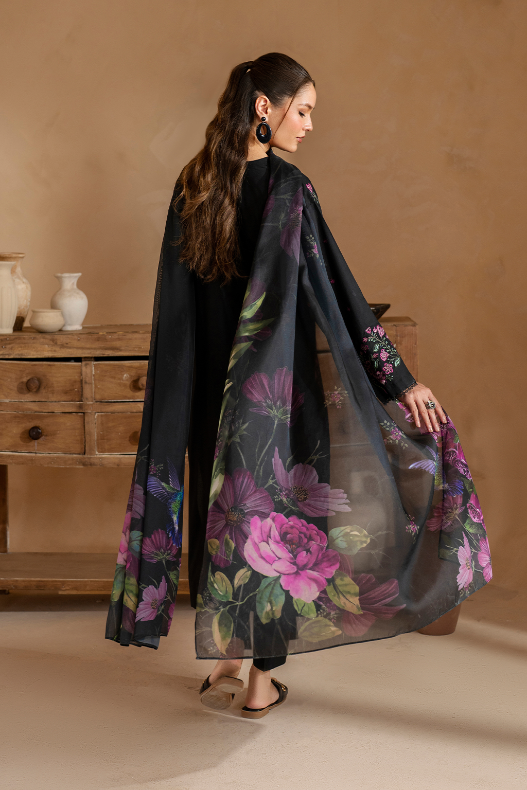 UE-477 Embroidered Lawn