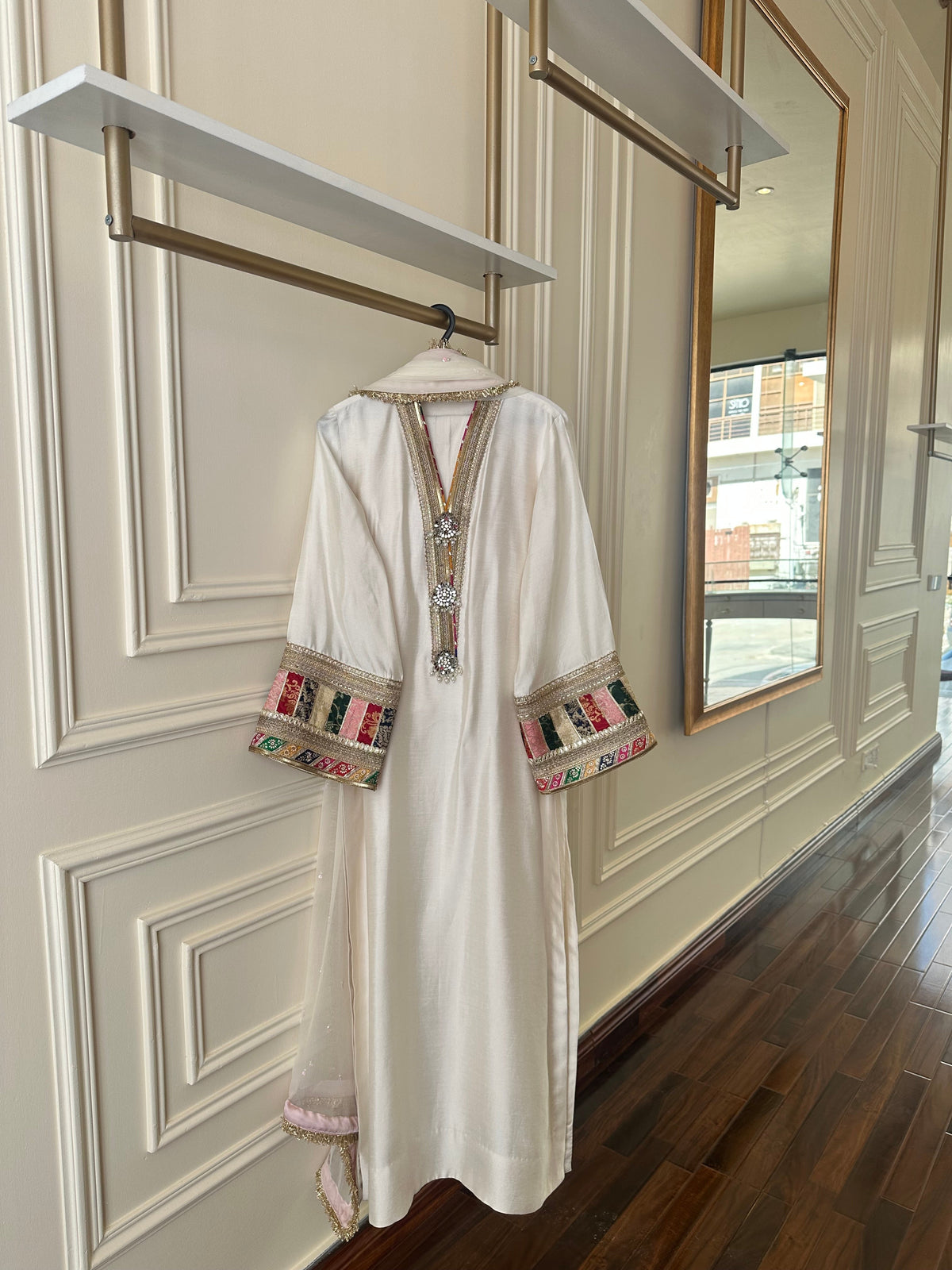 The Noir Kaftan - Ivory
