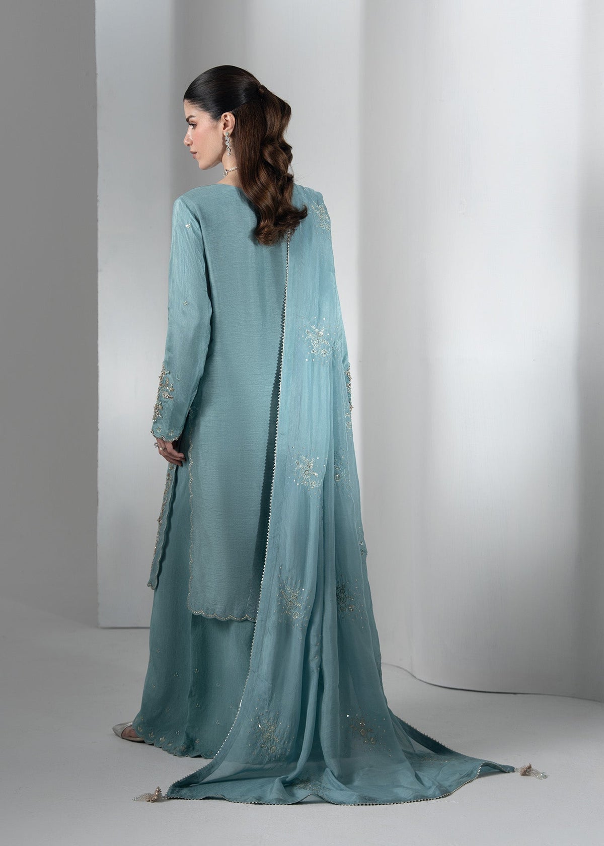 2656A Embroidered 3 Piece