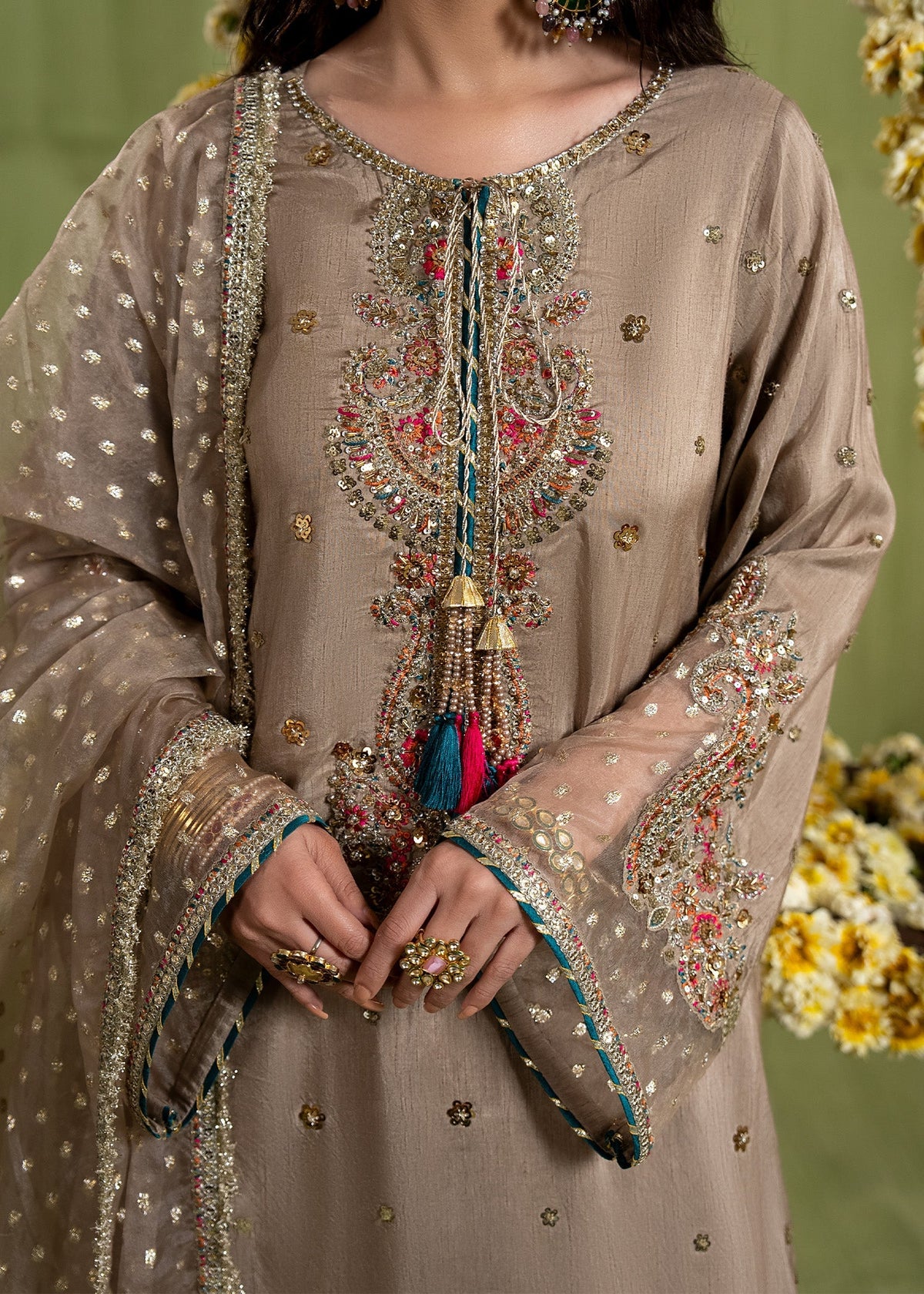 2610B Embroidered 3 Piece