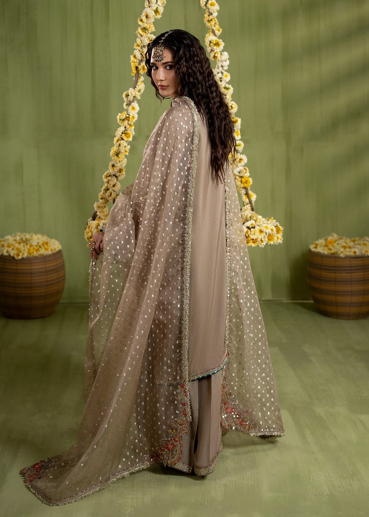 2610B Embroidered 3 Piece