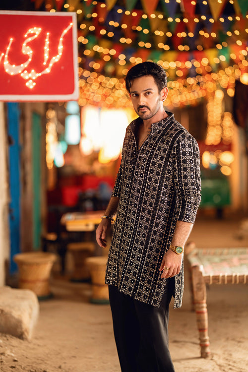 AMEER – BLACK KURTA PAJAMA
