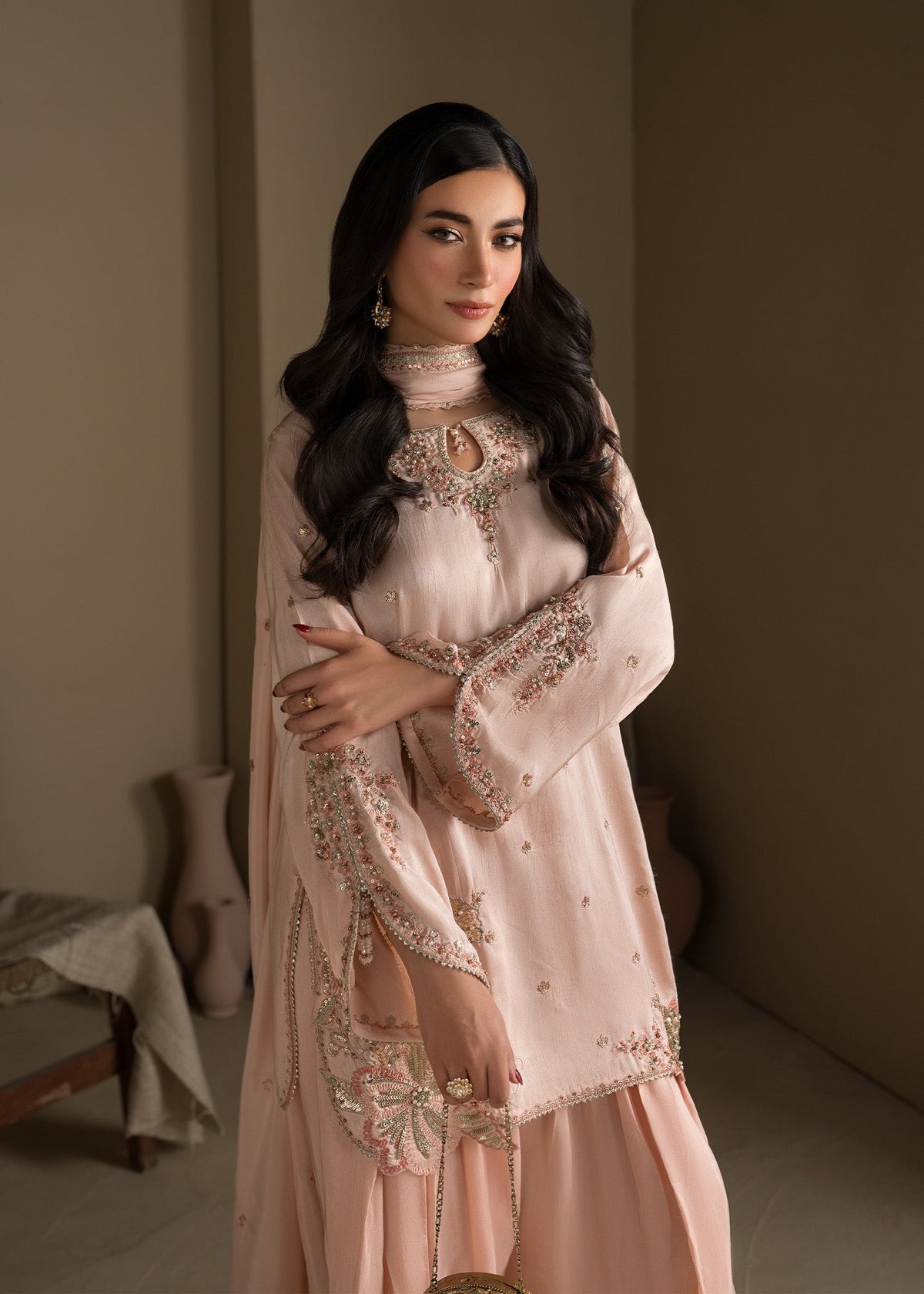 2623A Embroidered 3 Piece
