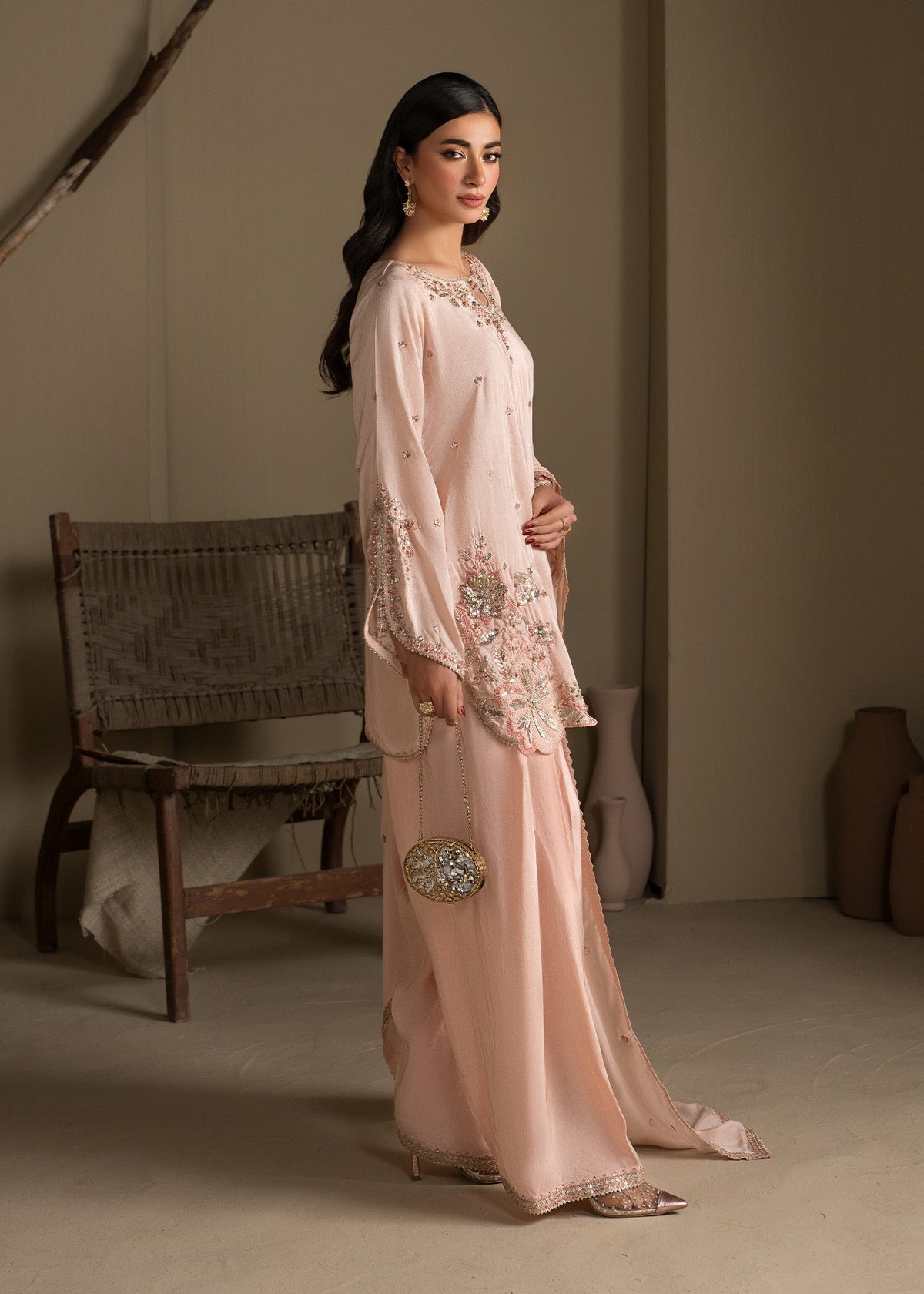 2623A Embroidered 3 Piece