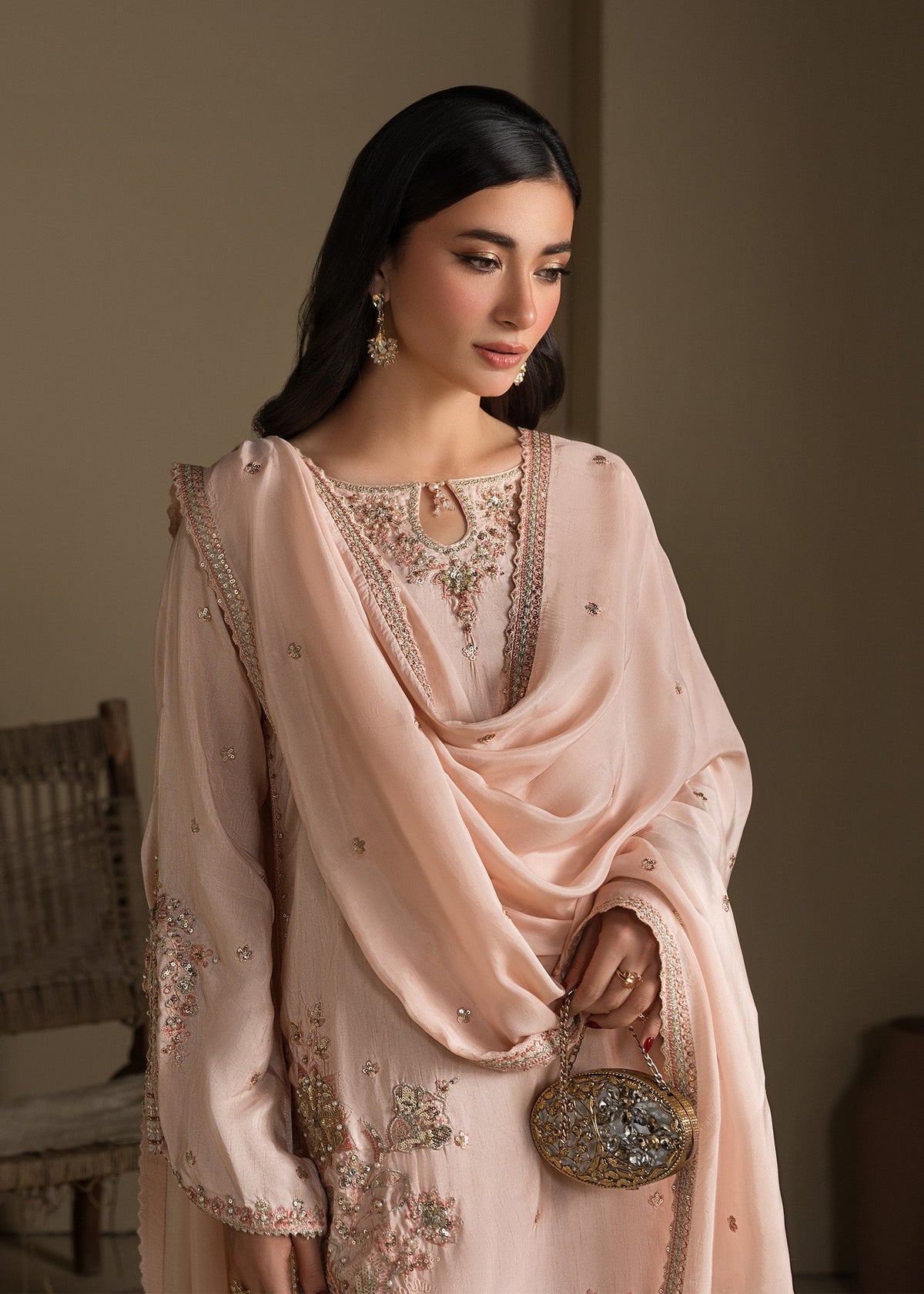 2623A Embroidered 3 Piece
