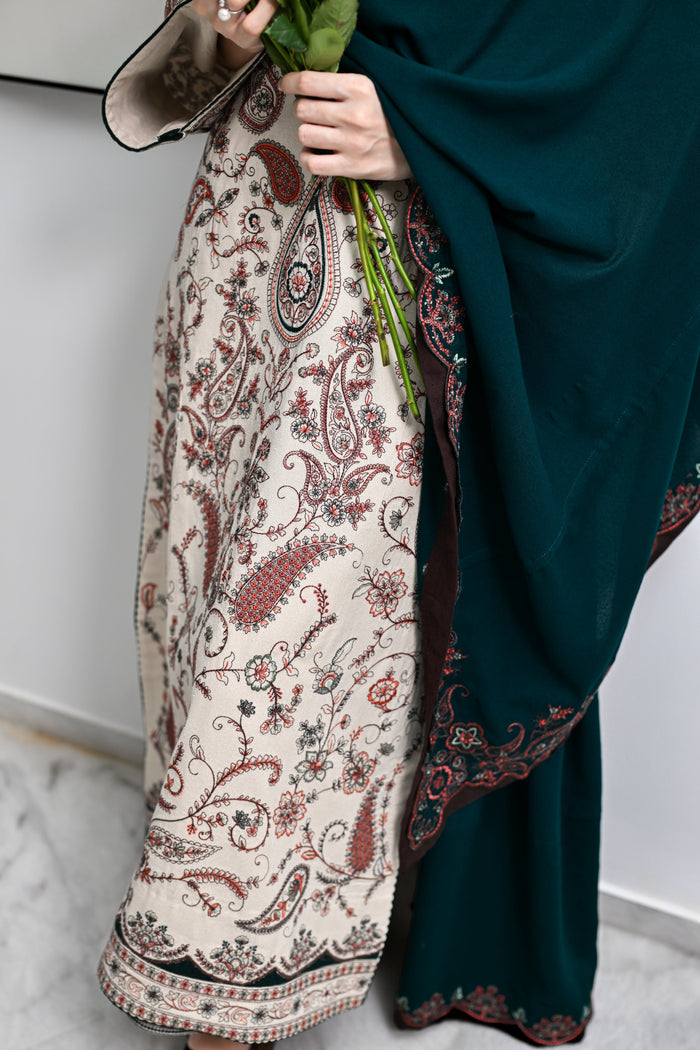 Elara – Ivory Embroidered Karandi 3-Piece Suit