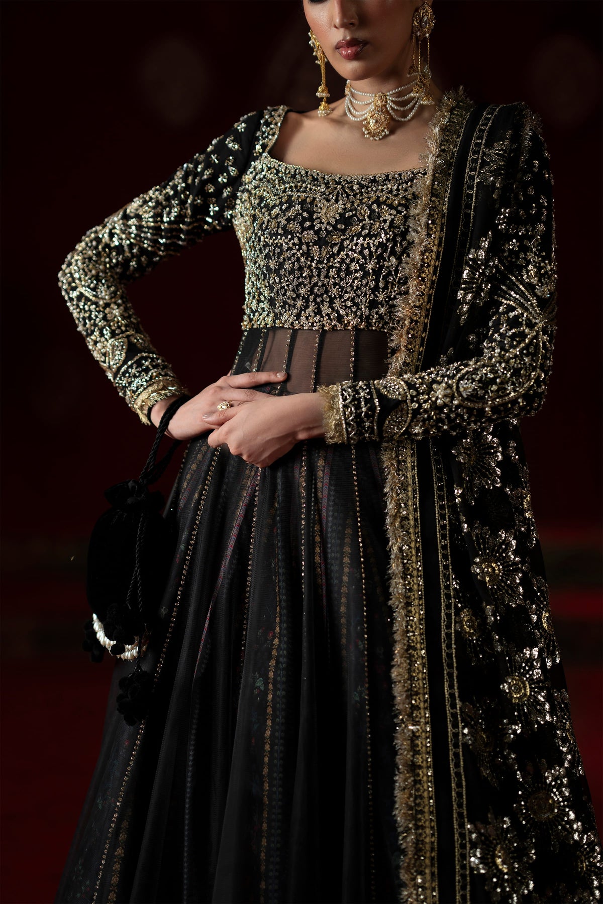 Amal pishwas – front view