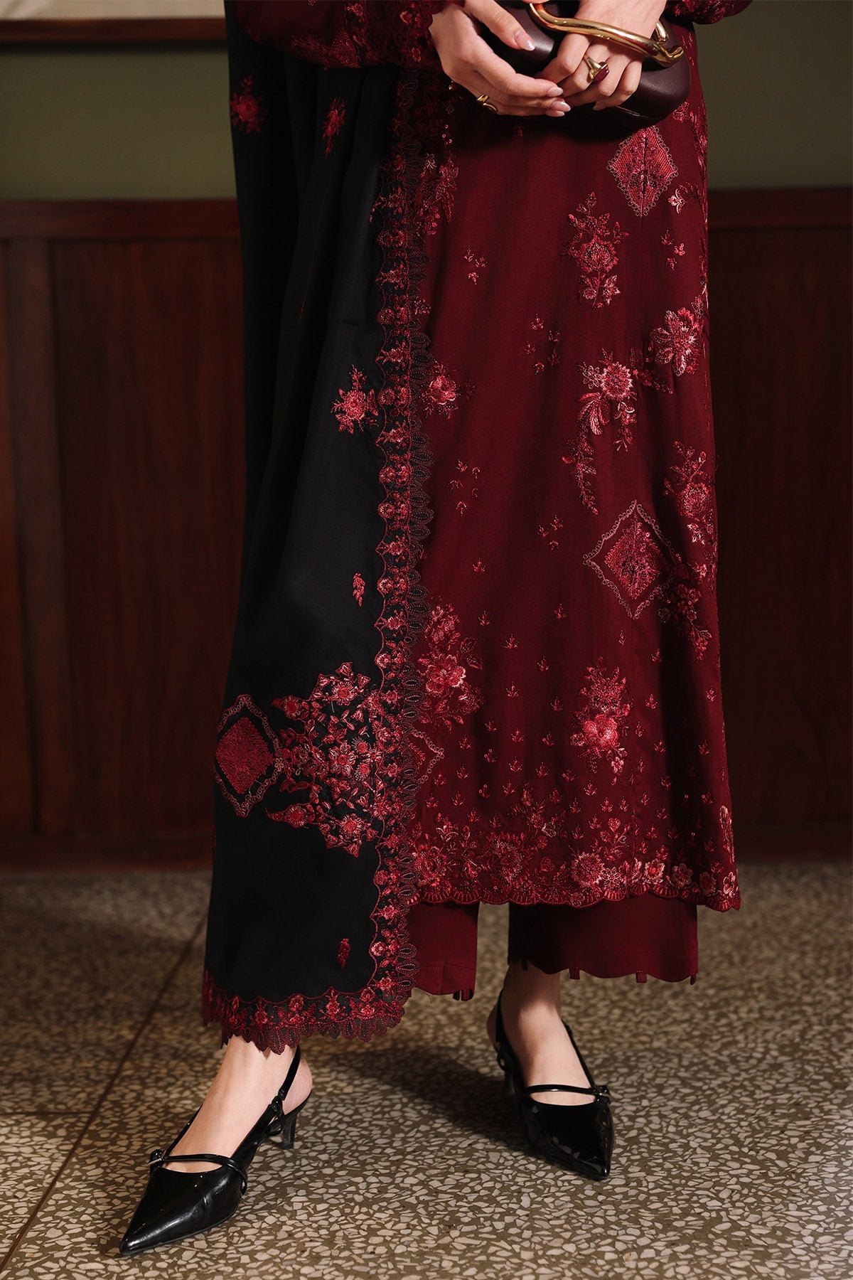 Embroidered Marina NE-280