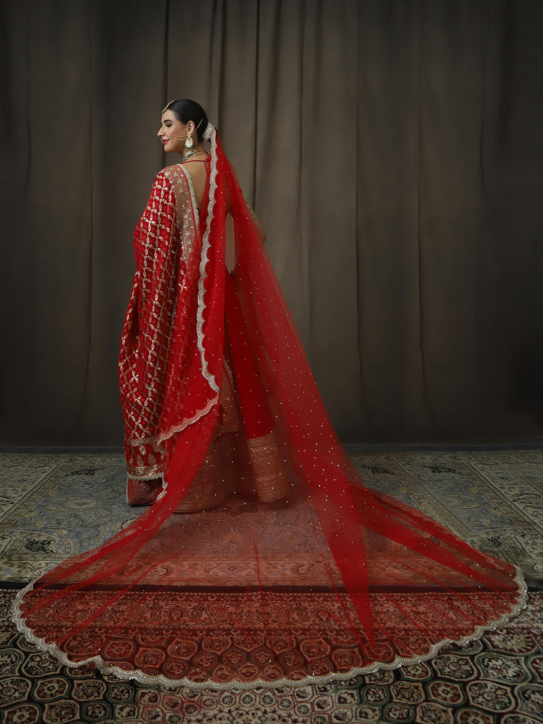 Bridal Glamour Red Front Round Net Scalloped Veil