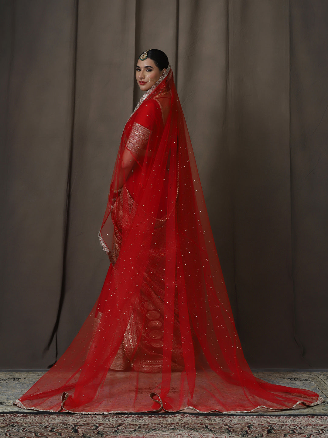 Bridal Khoobsurat Red Front Round Net Scalloped Veil