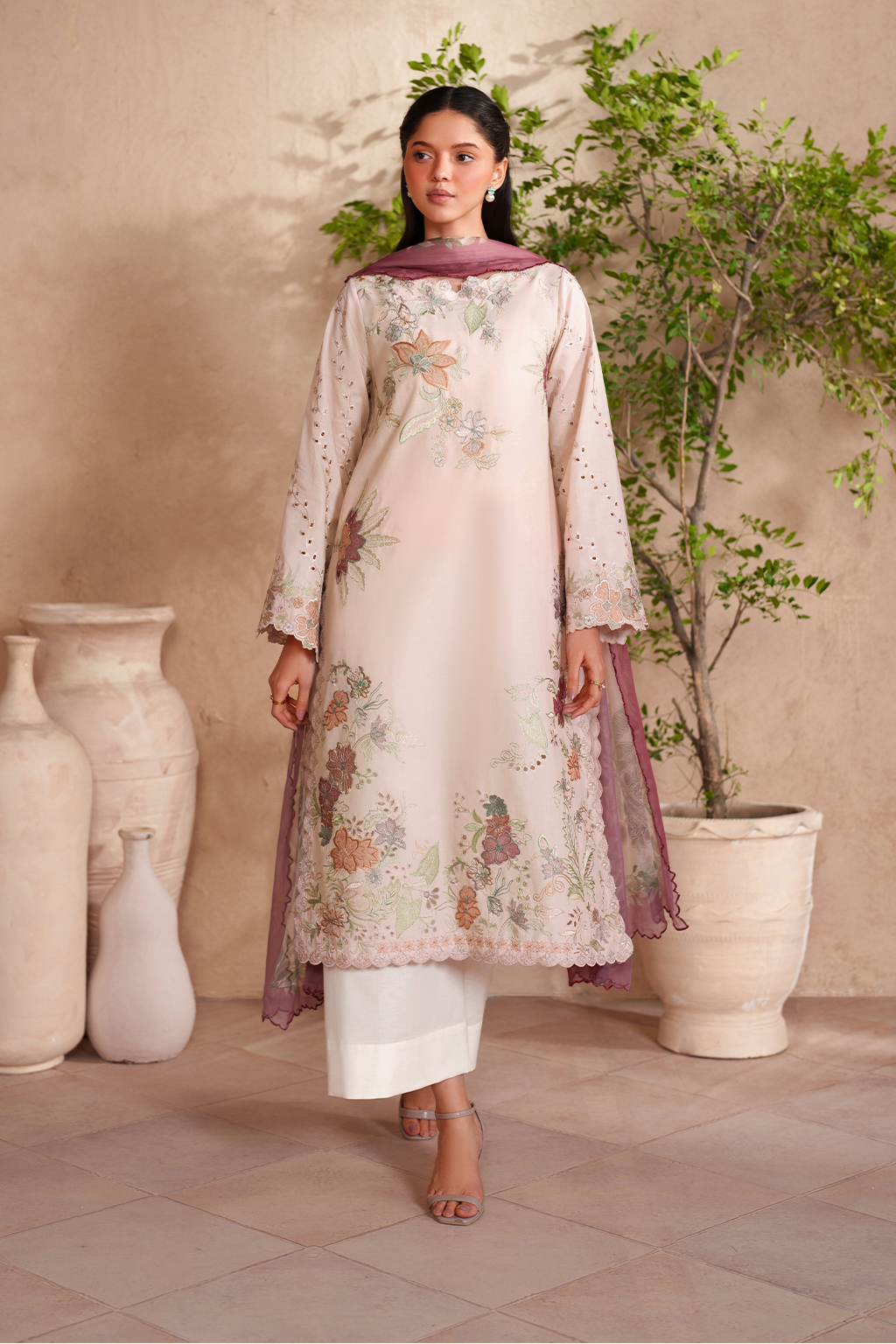 EL-04 Embroidered Lawn