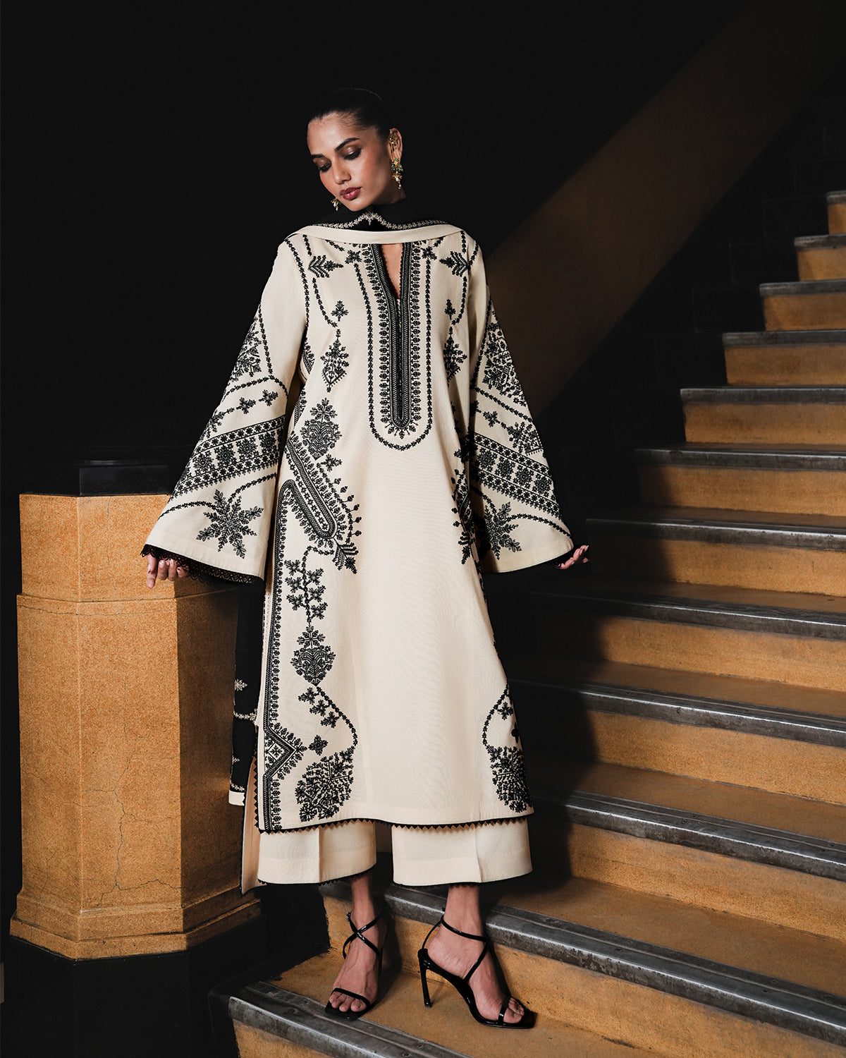 Jugnu Karandi AW26 Nigah ivory and black