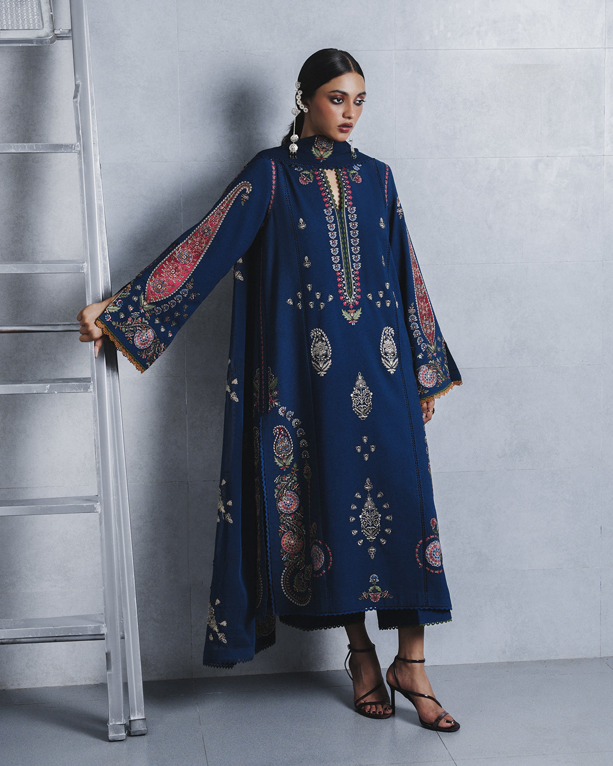 Jugnu Karandi AW26 Nehri sapphire blue