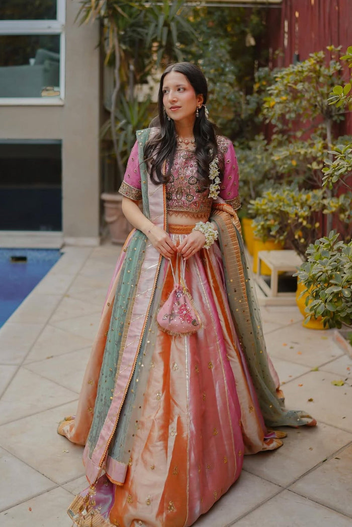 Mehndi Ensemble 02
